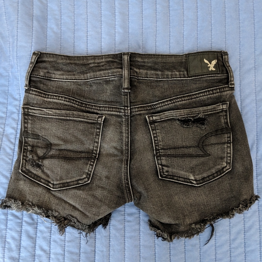 AMERICAN EAGLE OUTFITTERS Distressed Shorts